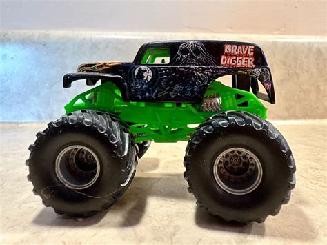 Hot Wheels Grave Digger Monster Jam Ebay