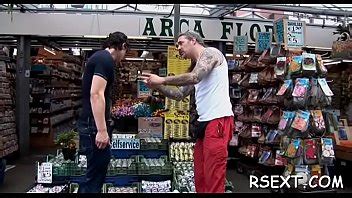 Smoking Hot Hottie With Hairless Pussy Gives A Steamy Blowjob Xvideos