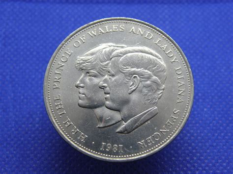 Charles Princess Diana Crown Coin British Q E I I Five Shilling