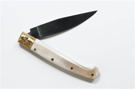 The Best Folding Knife - Knife Den