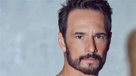 Esposa De Rodrigo Santoro Mostra A Filha Brincando No Rio