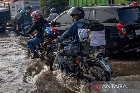 Bmkg Imbau Masyarakat Waspadai Potensi Hujan Lebat Antara News