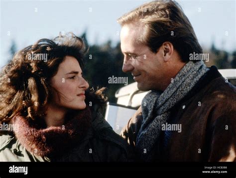 CHILDREN OF A LESSER GOD, from left: Marlee Matlin, William Hurt, 1986 ...