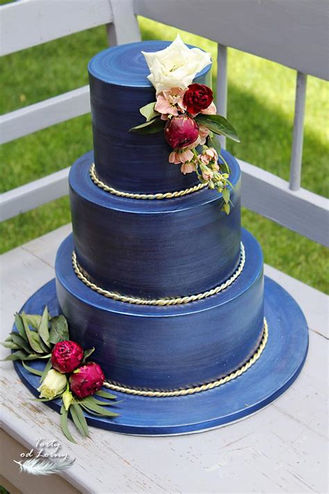 Navy blue wedding cake - Decorated Cake by Lorna - CakesDecor