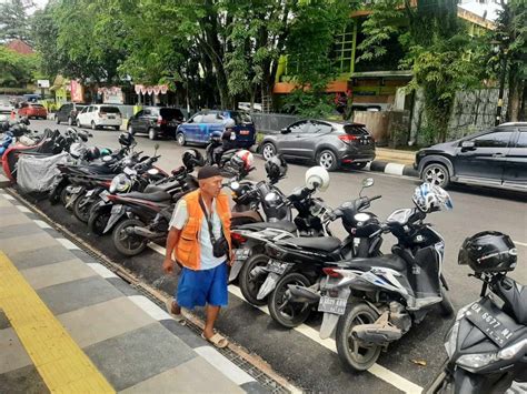 Patok Harga Tinggi Juru Parkir Liar Di Jis Ditertibkan