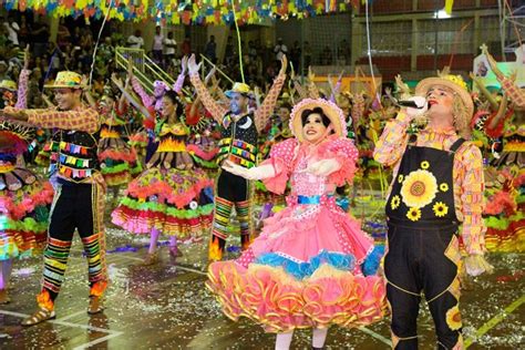 Saiba mais sobre as danças folclóricas brasileiras Escola Educação