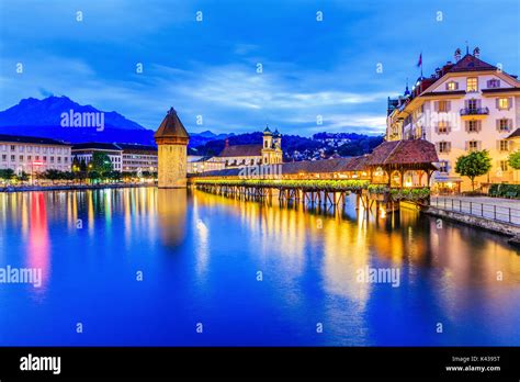 Luzern Schweiz Das historische Stadtzentrum mit seinen berühmten