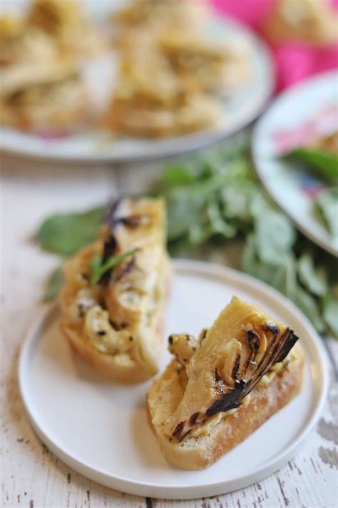 Crostini With Hummus Artichokes Cashews Cadry S Kitchen