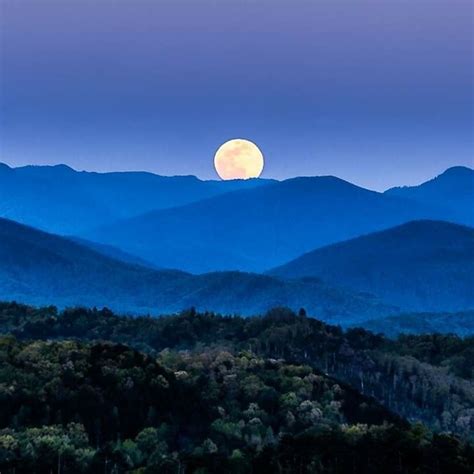 Moonrise over the Smokies | Mountain Landscape Photography