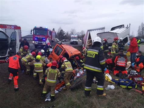 Kaplityny Tragiczny wypadek na DK 16 Nie żyją trzy osoby kilka w