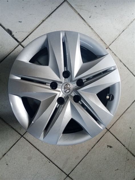 16 TOYOTA COROLLA ORJİNAL DEMİR JANT KAPAKLI SET HALİNDE Jant ve