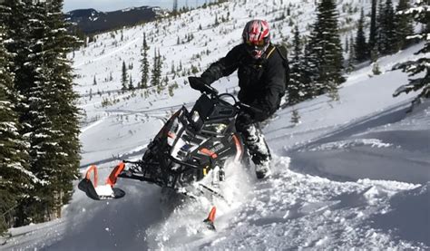 Snowmobiling in Crowsnest Pass, AB | SnoRiders