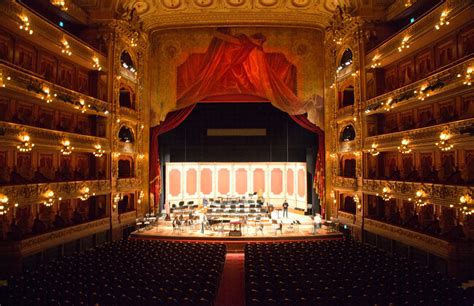 The Colón Theatre