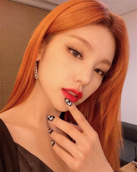 210803 Itzy Instagram Update With Yeji Itzy Orange Hair Itzy