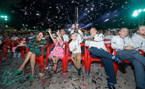 Encienden el árbol de Navidad de Coca Cola en Mérida El Chismografo