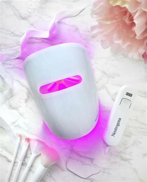 Neutrogena Light Therapy Acne Mask Review Yesmissy Acne Light Therapy Acne Mask Light