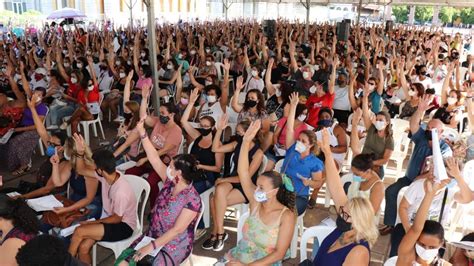 Servidores Da Educa O Municipal De Bh Entram Em Greve Nesta Quarta