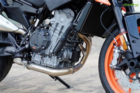 Định giá triệu naked bike KTM DUKE có gì hấp dẫn người chơi mô tô tại Việt Nam