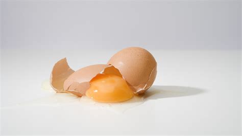 Enjoy Breakfast In An Edible Pouch Using The Envelope Egg Technique