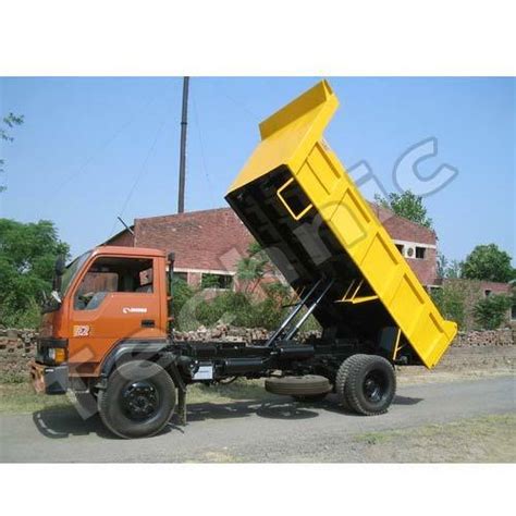 Tipper With Underbody Tipping System Emission Compliances Bs At Best