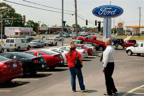 Ford CEO on changing business and dealer network - Business Insider