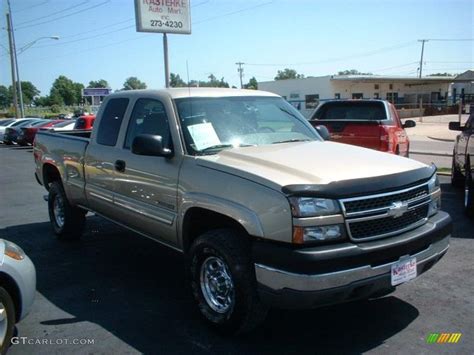 2005 Sandstone Metallic Chevrolet Silverado 2500HD LS Extended Cab 4x4