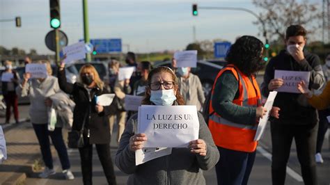 M S De Cien Personas Protestan En El Pol Gono Sur Por Los Cortes De Luz