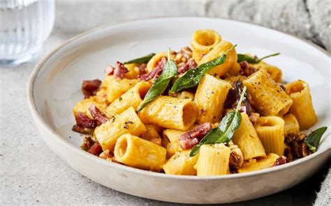 Pasta Met Pompoensaus En Noten Saliecrunch Libelle Lekker