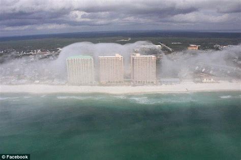 The incredible tsunami of 'wave' clouds that took over Florida ...