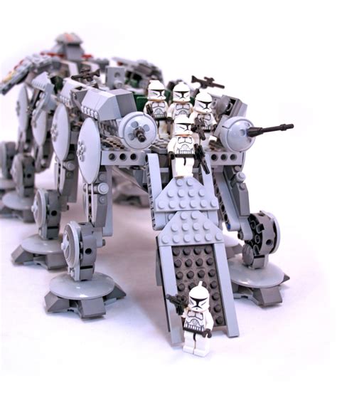 Republic Dropship with AT-OT - LEGO set #10195-1 (Building Sets > Star ...