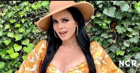 A sus 61 años Maribel Guardia celebra con atrevida fotografía en bikini sus 6 millones de