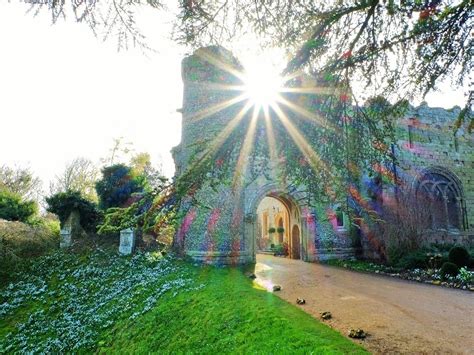 Magical snowdrops at Benington Lordship Gardens – Biggsy Travels