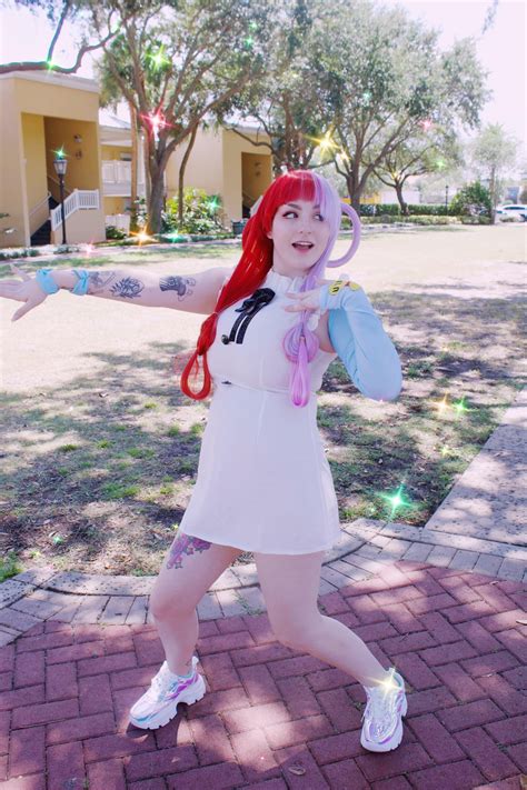 My Uta cosplay (@pinkhairedfox) : r/OnePiece