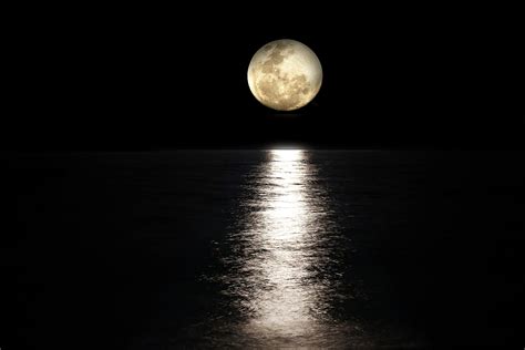 Dark Night with Moon Wallpapers - Top Free Dark Night with Moon Backgrounds - WallpaperAccess