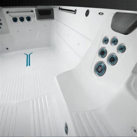 Inside An R200 Swim Spa