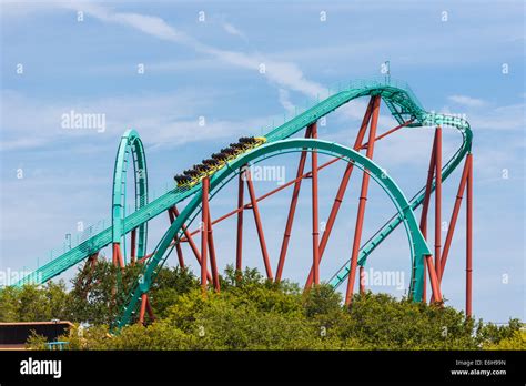 Kumba roller coaster busch gardens hi-res stock photography and images ...