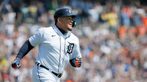 VIDEO El Curioso Duelo Entre Miguel Cabrera Y Rich Hill En El Juego