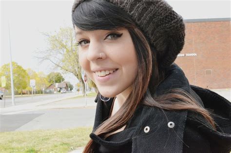 Gwen Stefani Blonde Hair K Pics