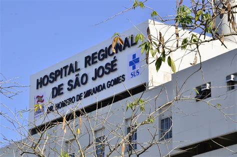 579 vagas temporárias para técnicos e enfermeiros em hospitais de Santa