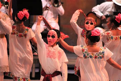 La Jornada Maya Yucat N La Jornada Maya Ballet Folkl Rico