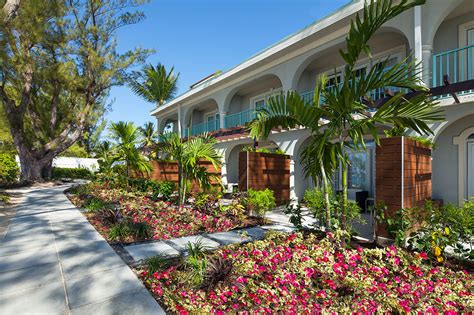 westin-grand-cayman-hotel-rooms-exterior – PassengerPicks