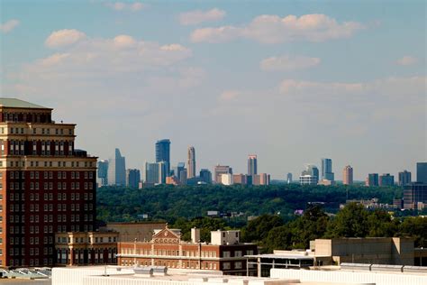 Hotel in Atlanta with Skyline View | Atlanta Marriott Suites Midtown