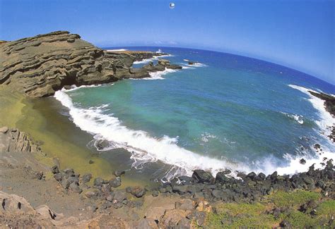 Job opportunities in Middle East: Papakolea Beach in Hawaii