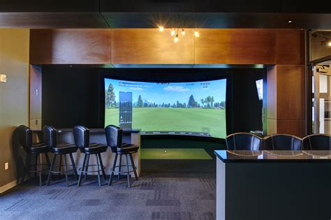 Range Indoor Golf | Range Restaurant + Cocktail Bar