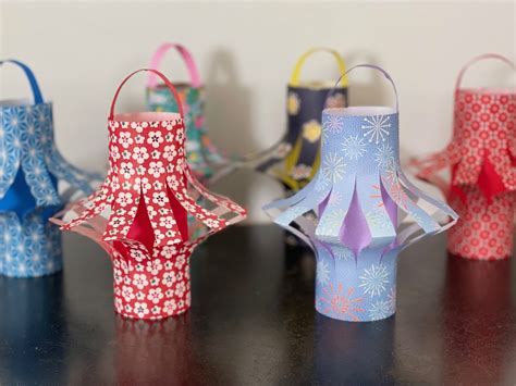 Make DIY Chinese Paper Lanterns in the New Year