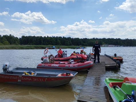 27 latek zniknął pod wodą Wcześniej zdjął kapok Tragedia nad zalewem