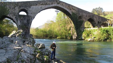 Cangas de Onís recibe el Premio Pueblo Mágico de España 2021 La