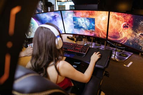 Curved Monitor Check Out The 5 Benefits Of It