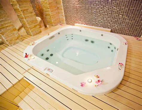 How Much Do Hot Tubs Cost [2024 Price Guide] Fairhope Walk In Shower And Tub Installers