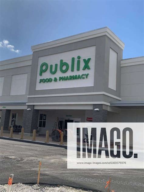 Syndication Palm Beach Post The Aberdeen Square Publix At 4966